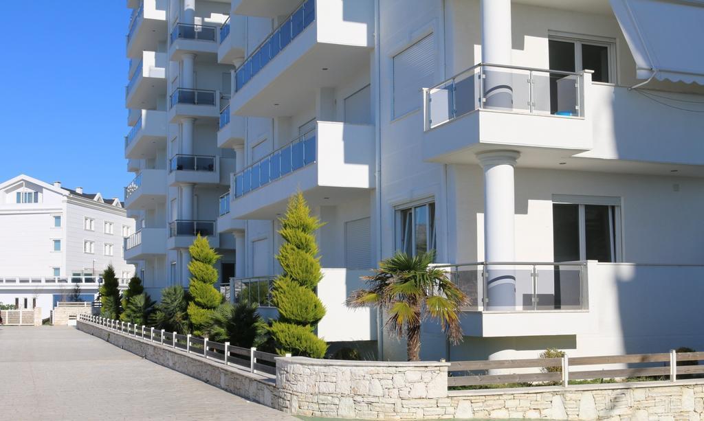 White Residence Apartament Саранда Екстер'єр фото